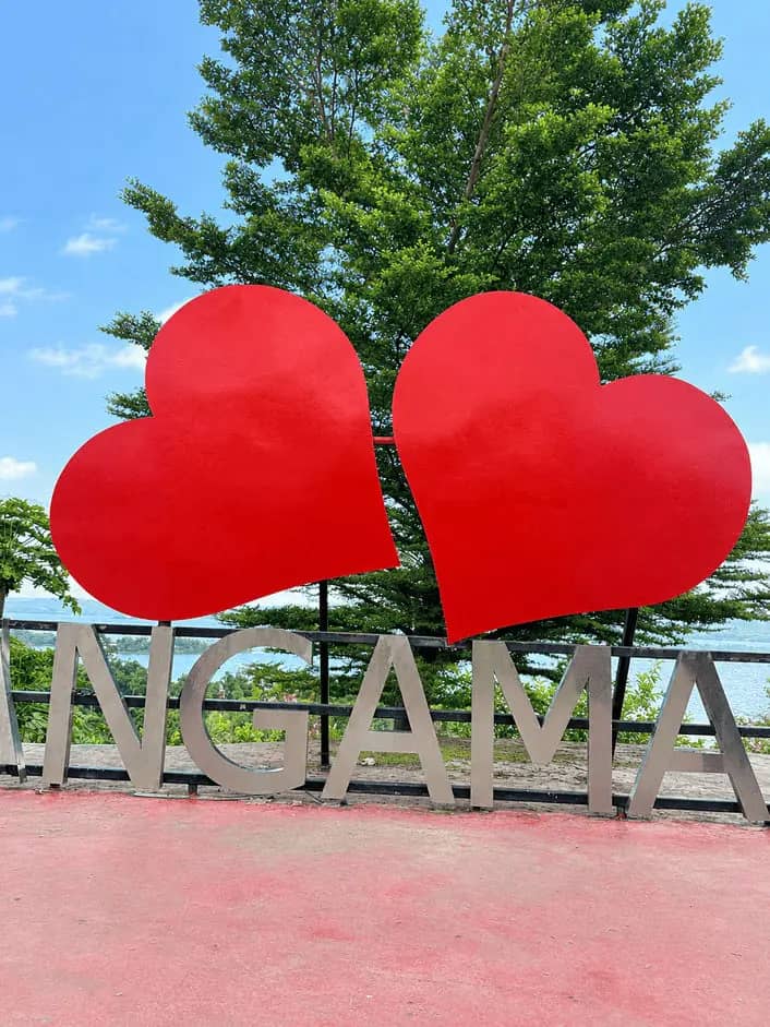 I Love Rangamati সাইন ও হ্রদের দৃশ্য