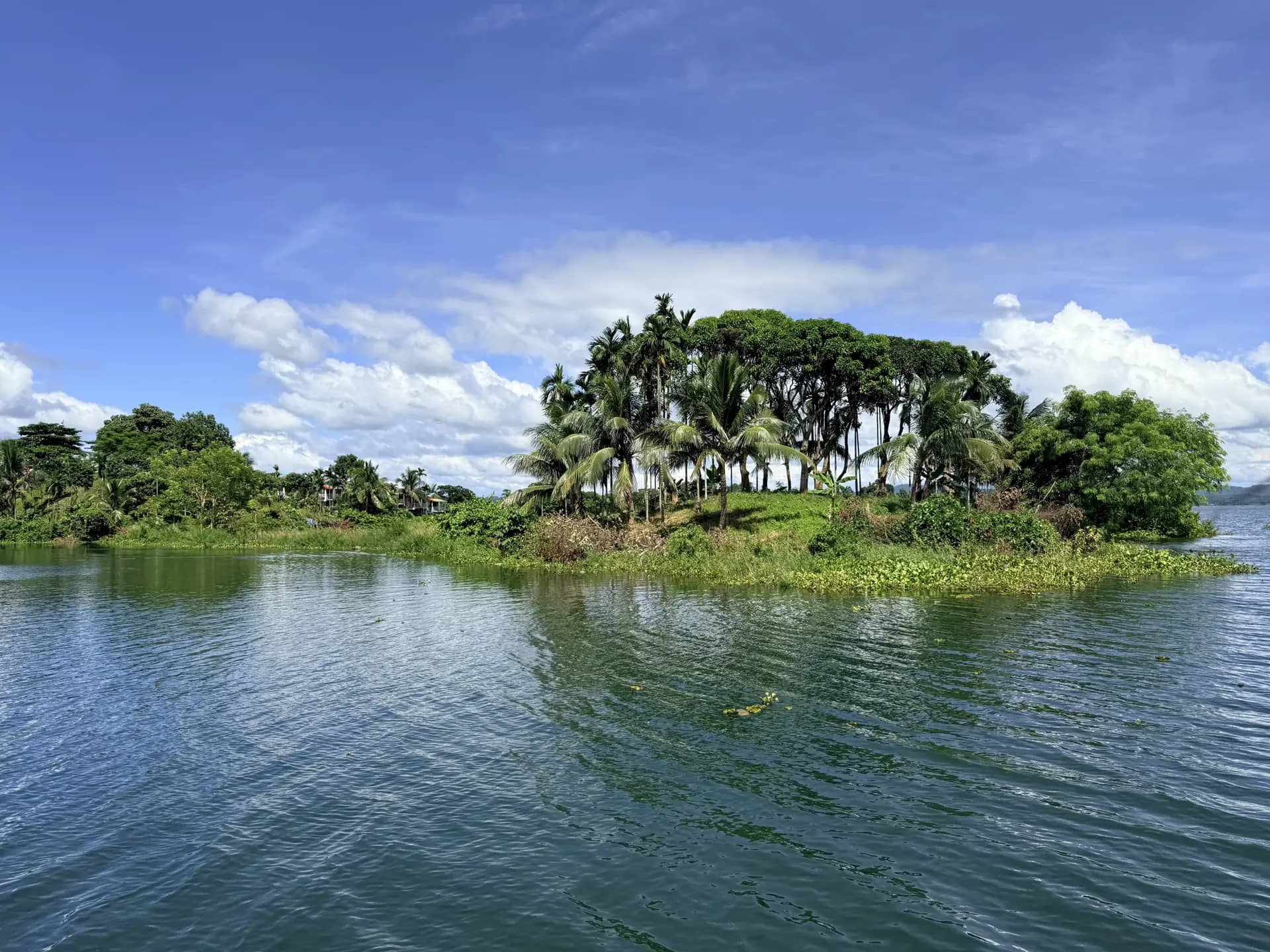 রিজার্ভ বাজারের কাছে কাপ্তাই হ্রদ