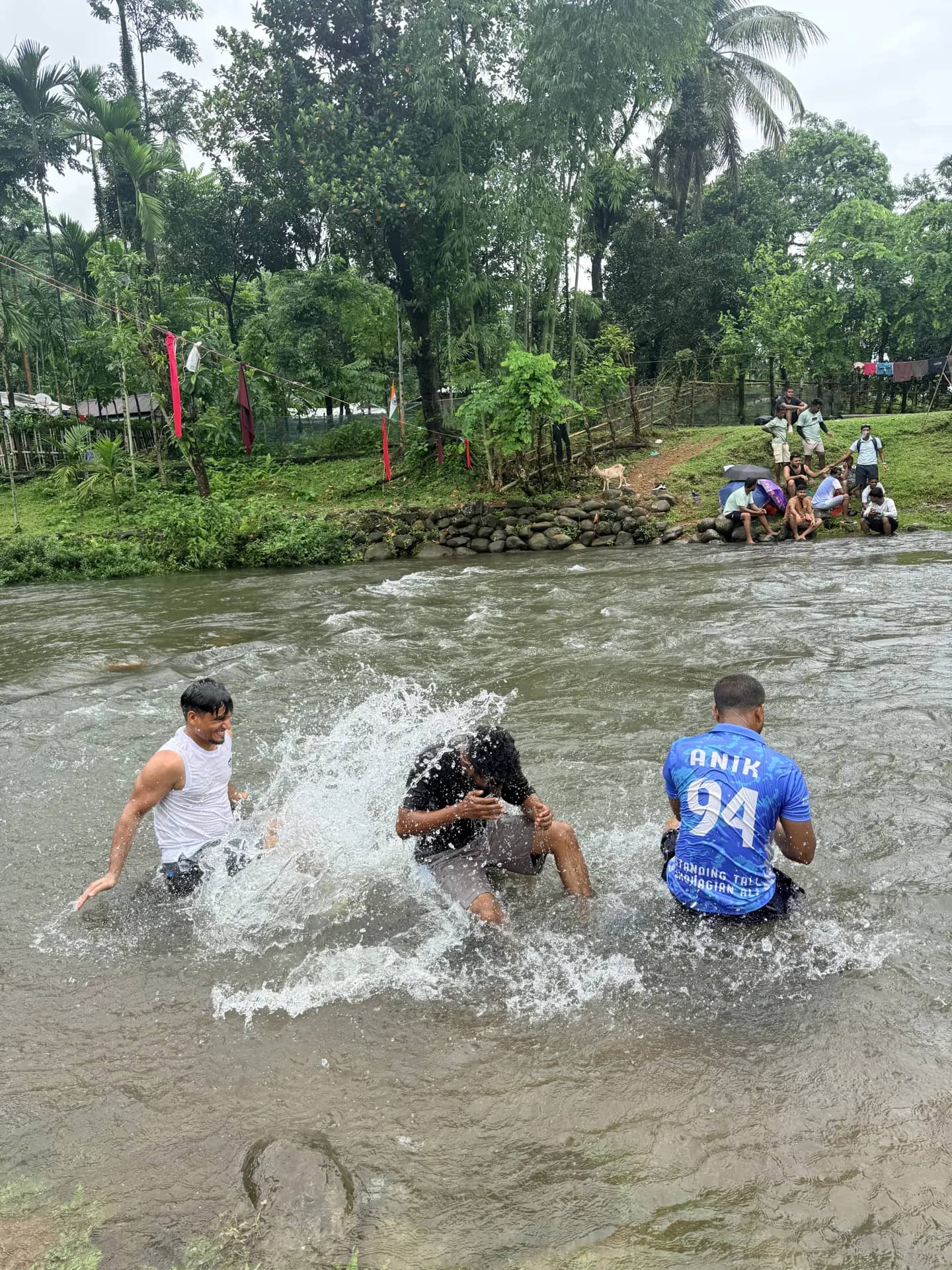 লক্ষণছড়ার স্রোতে বন্ধুদের গোসল